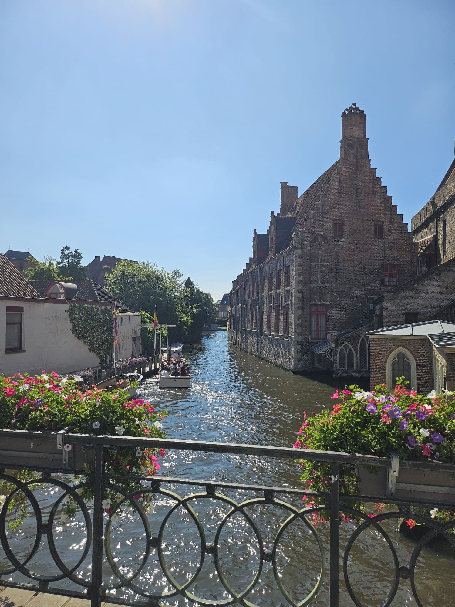 Bruges — A Fairytale Frozen in Time — photo 2