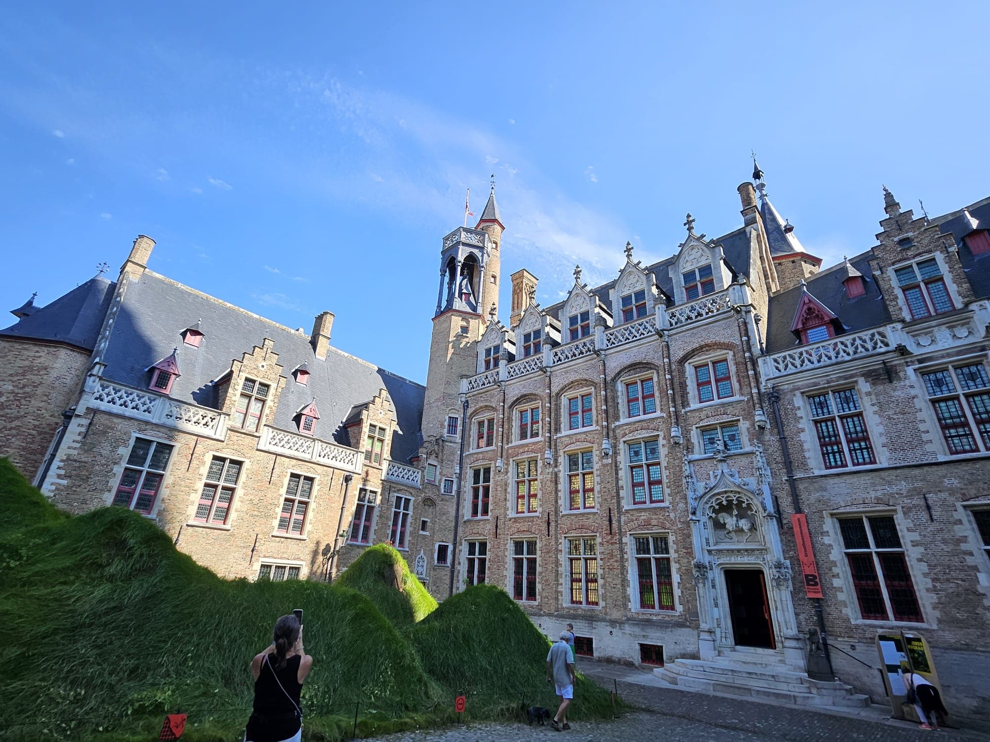 Bruges — A Fairytale Frozen in Time — photo 15