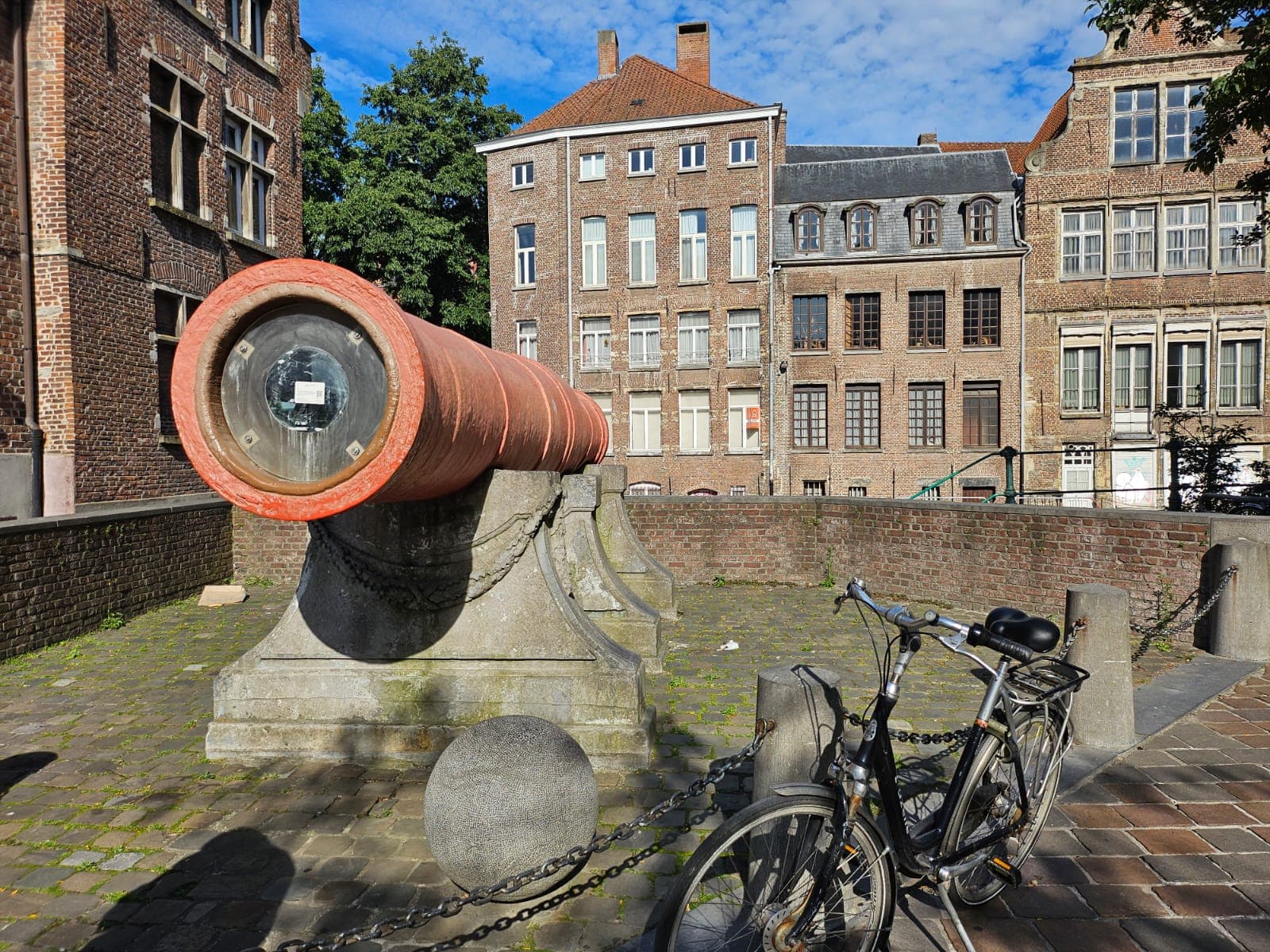 Bruges — A Fairytale Frozen in Time — photo 21