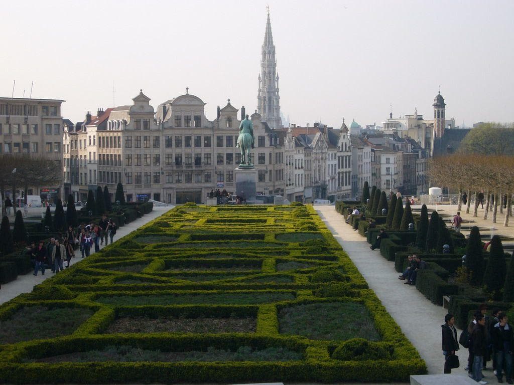 THE HEART OF BELGIUM — HISTORY, ELEGANCE & CHOCOLATE — photo 12