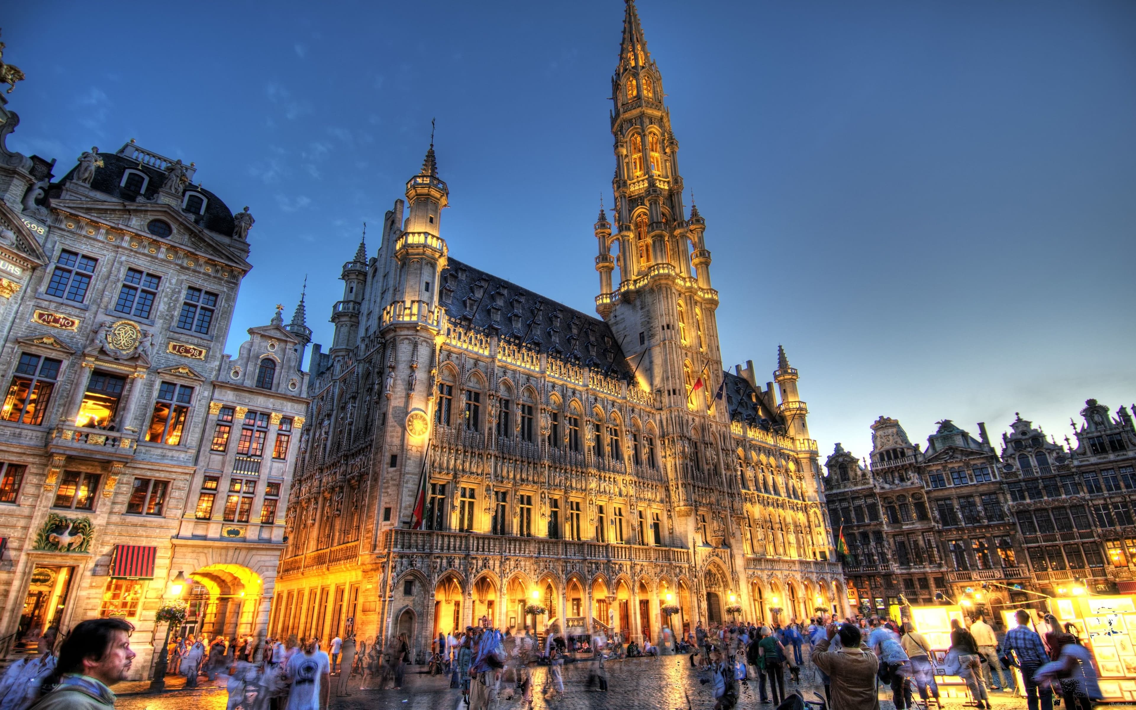 THE HEART OF BELGIUM — HISTORY, ELEGANCE & CHOCOLATE — photo 1